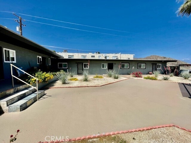 Building Photo - 36957 Melrose Dr