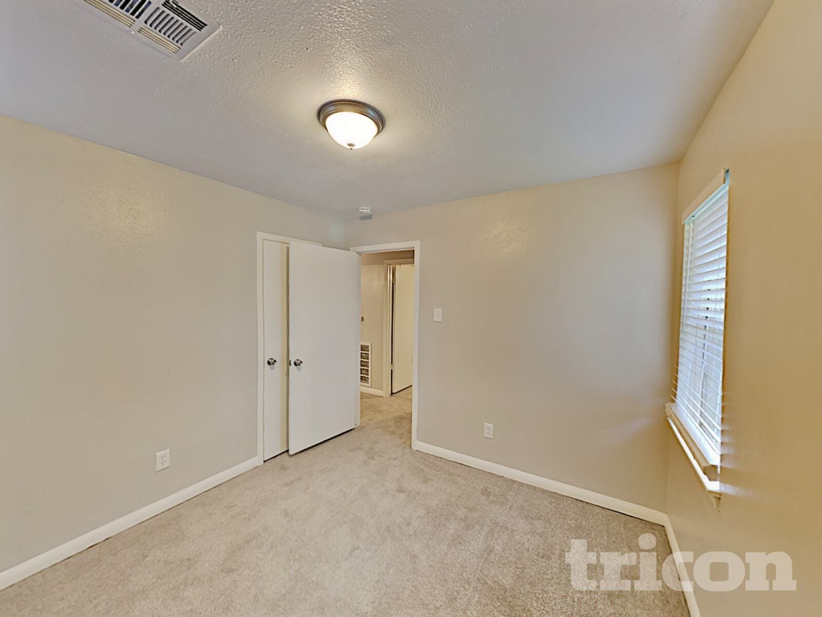 Building Photo - 411 E Carby Rd