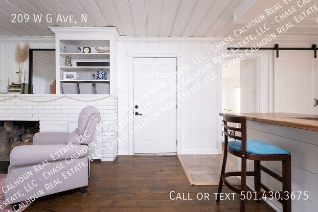 Building Photo - 209 W G Ave