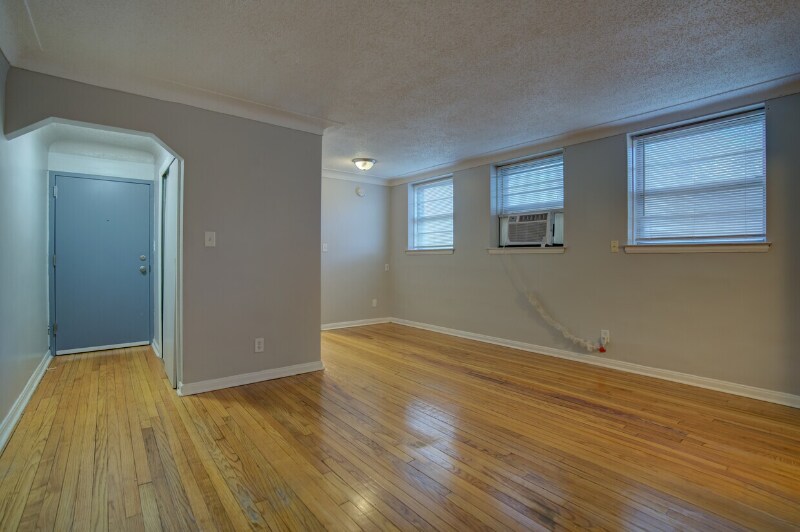 Building Photo - 4837 Cadieux Rd