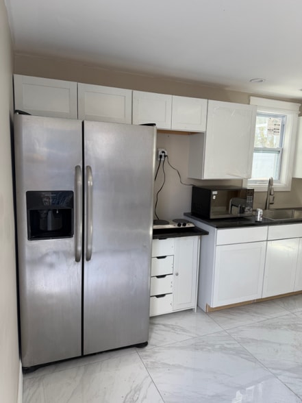 Building Photo - 2425 Stuart St