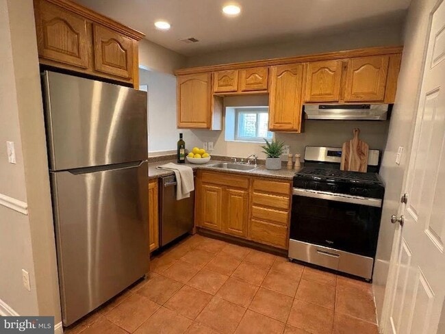 Building Photo - 5126 Call Pl SE