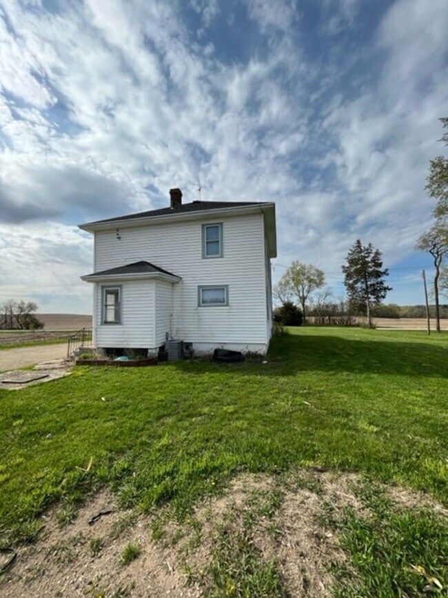 Building Photo - 3908 W Mineral Point Rd