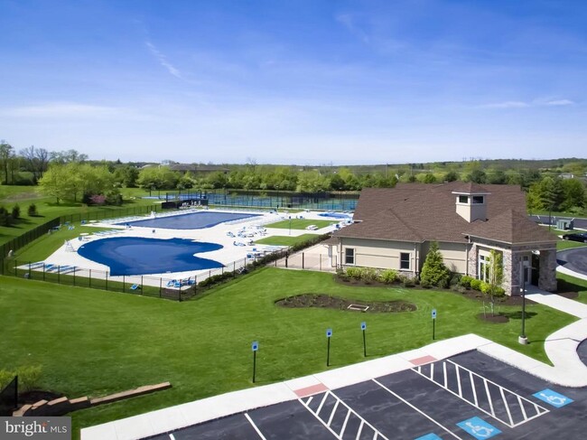 Building Photo - 120 Medinah Dr