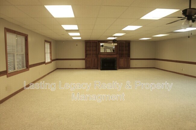 Building Photo - 1056 Hasty School Rd