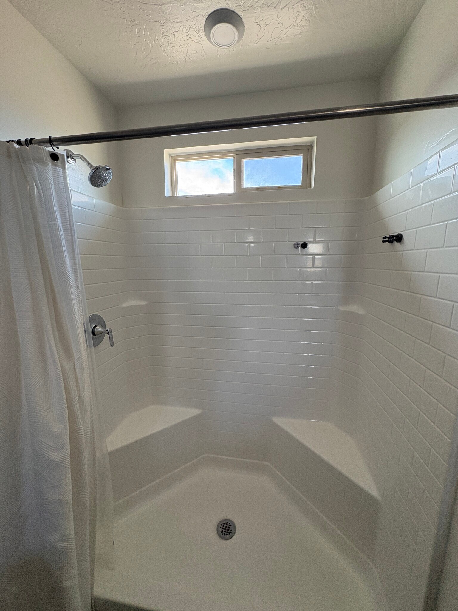 Building Photo - 391 S Deep Creek Dr