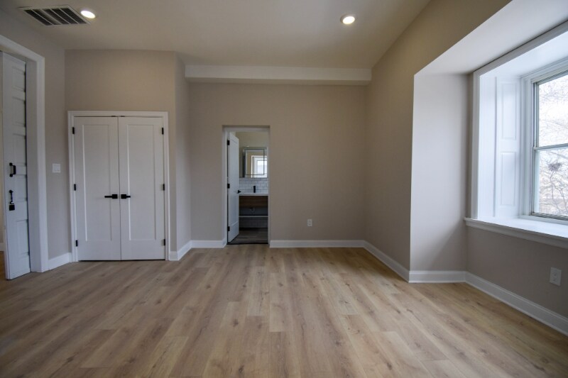 Building Photo - 1030 N 48th St