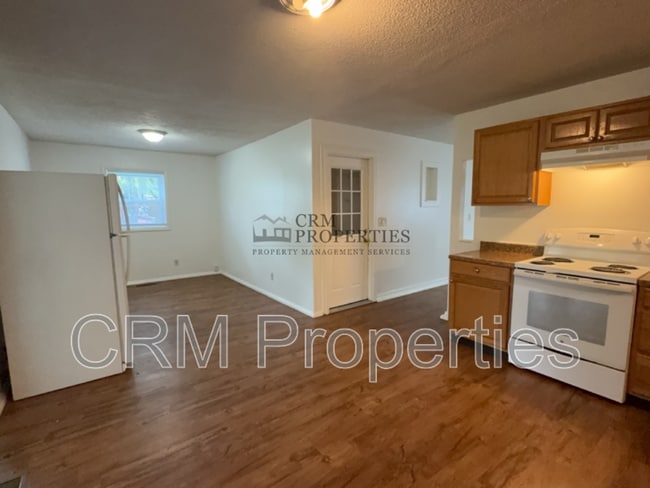 Building Photo - 5801 Peshewa Ct