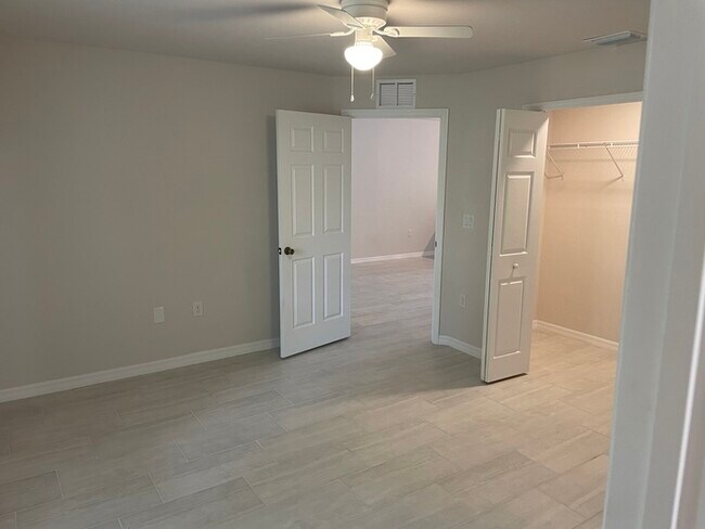 Building Photo - SE Cape Coral Rental Unit