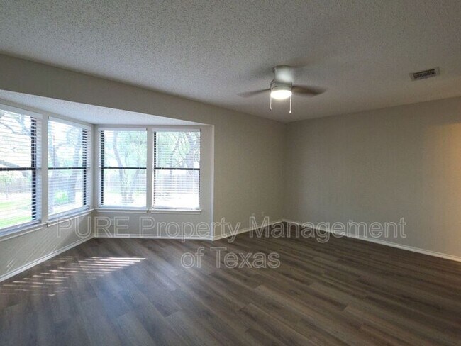 Building Photo - 1406 Bullhill Cove