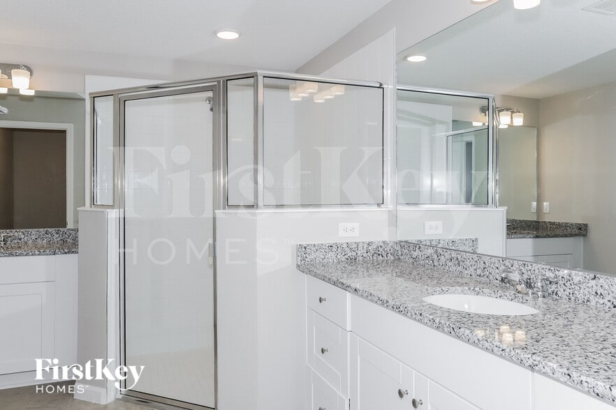 Building Photo - 437 Earhart Dr