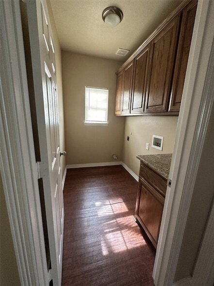 Building Photo - 701 Frame St