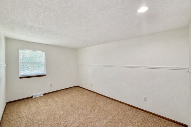 Building Photo - La Chateau Duplexes