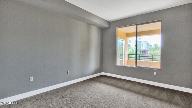 Building Photo - 4803 N Woodmere Fairway