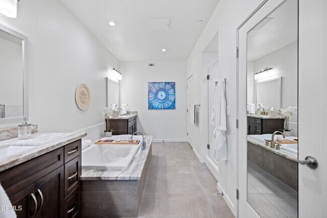 Building Photo - 4008 Tradewinds Dr