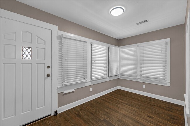 Building Photo - 4102 Ave N Ursuline St