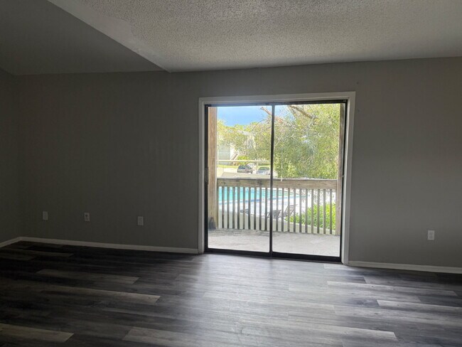 Building Photo - **Move in Special! Inquire now! **Recently...