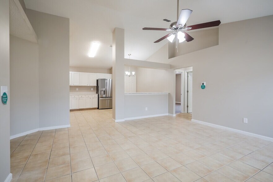 Building Photo - 1811 Sheraton Lakes Cir