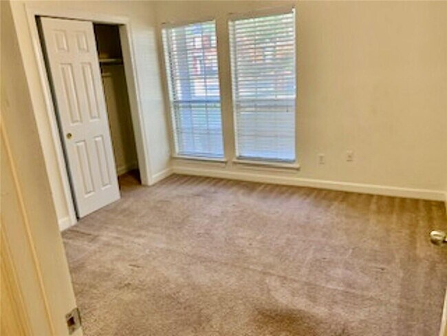 Building Photo - 1124 Sewannee Ct