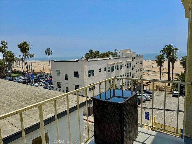 Building Photo - 1649 Appian Wy