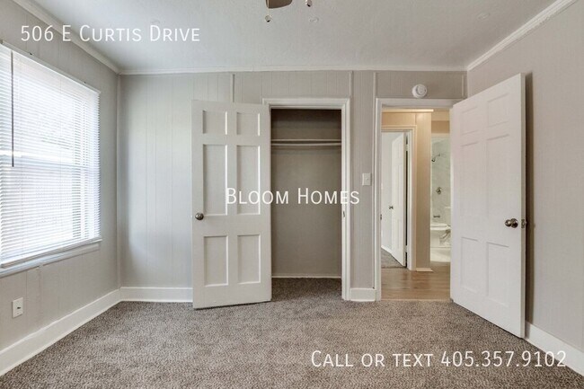 Building Photo - 506 E Curtis Dr