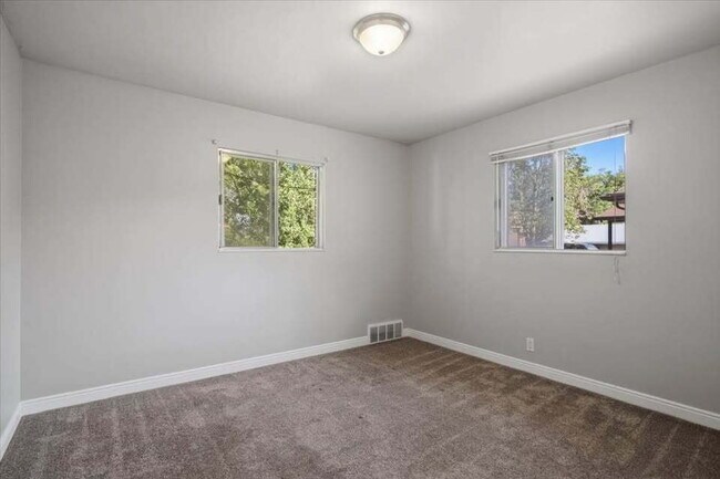 Building Photo - 3355 Eccles Ave