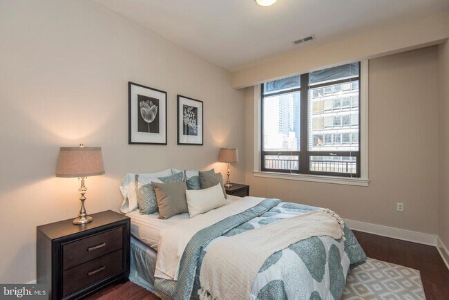 Building Photo - 1501 Locust St