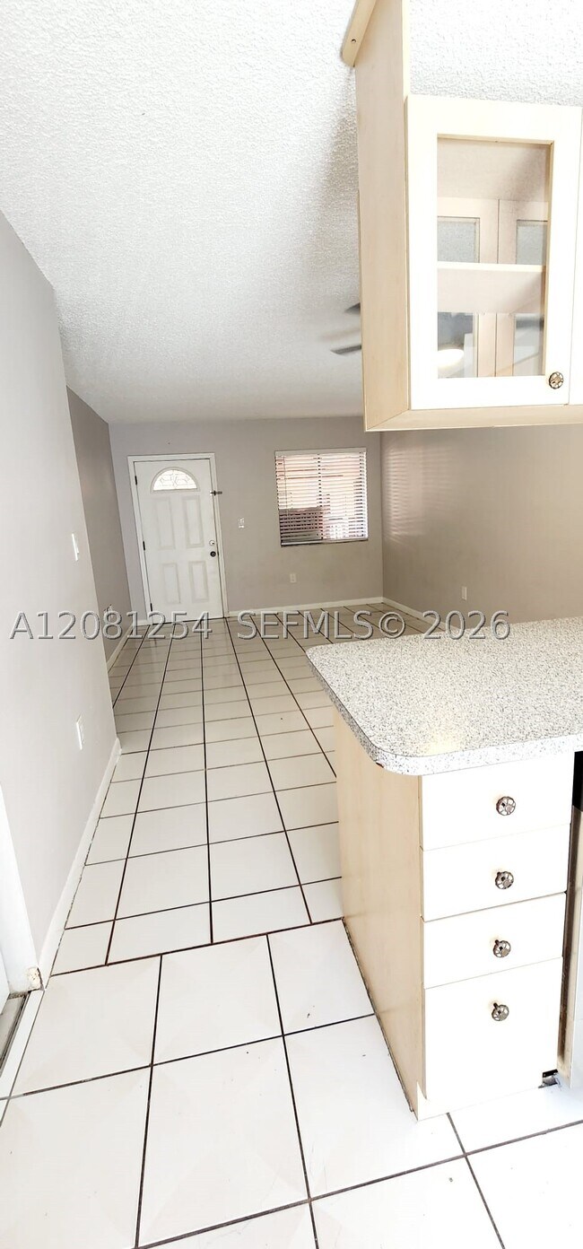 Building Photo - 5500 W 21st Ct