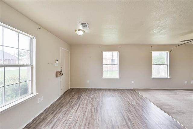 Building Photo - 404 Kings Way Dr