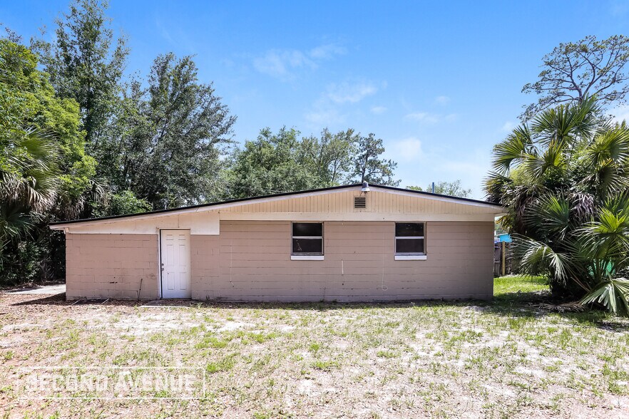 Building Photo - 6815 Bambi Ln