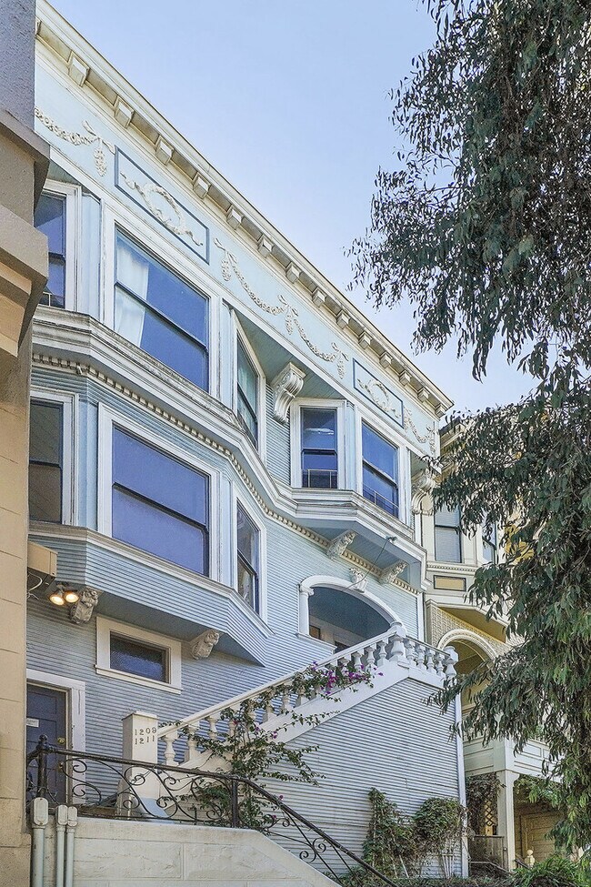 Building Photo - 1209-1211 Waller Street