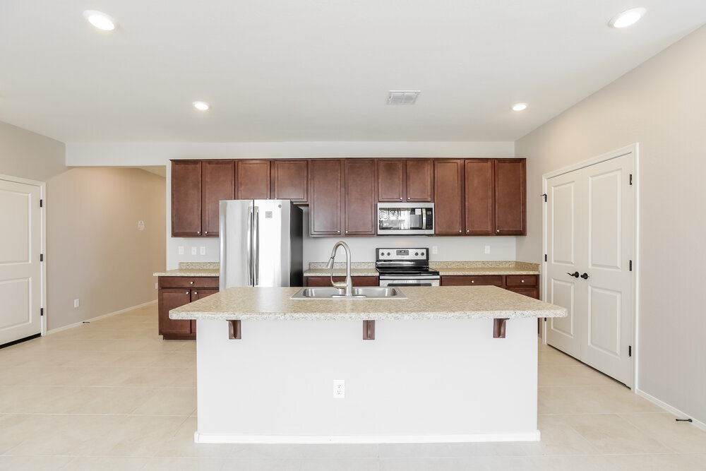 Building Photo - 16636 W Jenan Dr