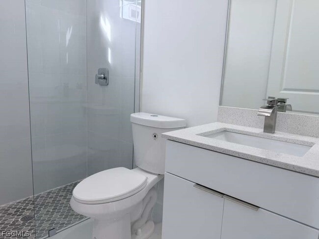 Building Photo - 477 Rayford St