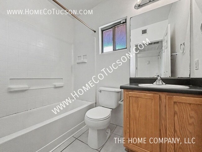 Building Photo - 5738 E Calle De Hielo Dulce