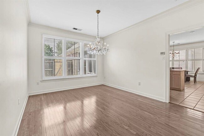 Building Photo - 7520 Crystal Lake Dr