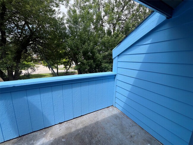 Building Photo - 8405 Wilcrest Dr