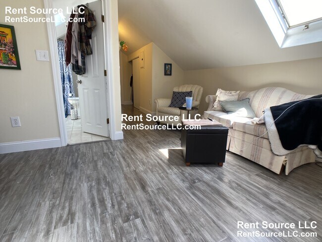 Building Photo - 80 Ten Hills Rd