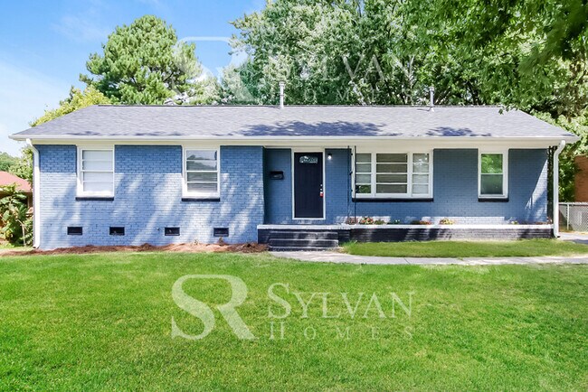 Primary Photo - Lease today! No extra charge for contentme...