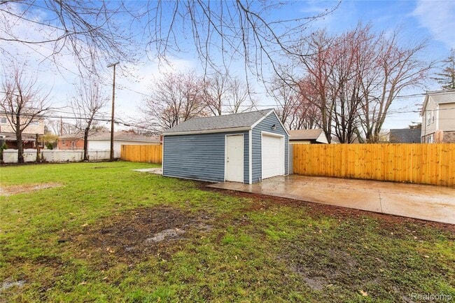 Building Photo - 22712 Clairwood St