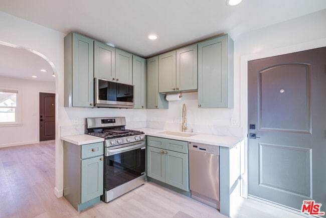 Building Photo - 12349 Riverside Dr