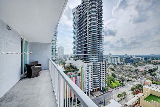 Building Photo - 1250 S Miami Ave