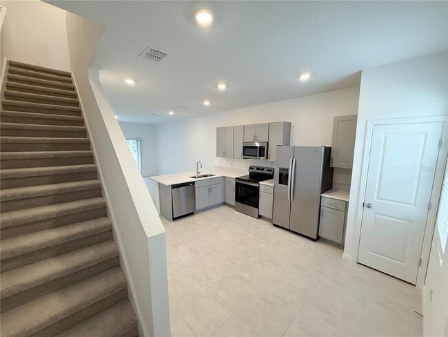 Building Photo - 3102 Skyline Lp