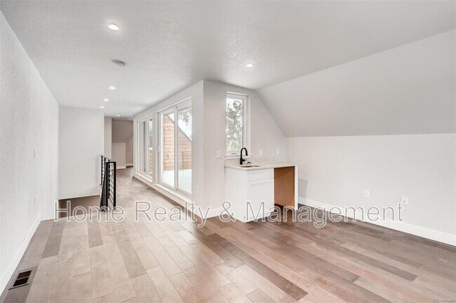 Building Photo - 4303 Navajo St