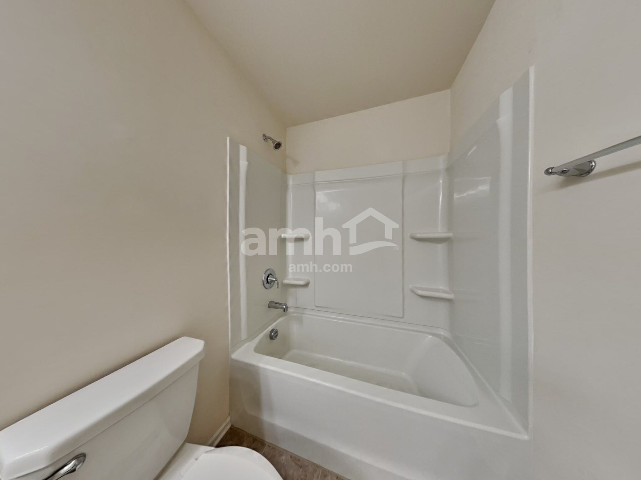 Building Photo - 154 Eden Ave