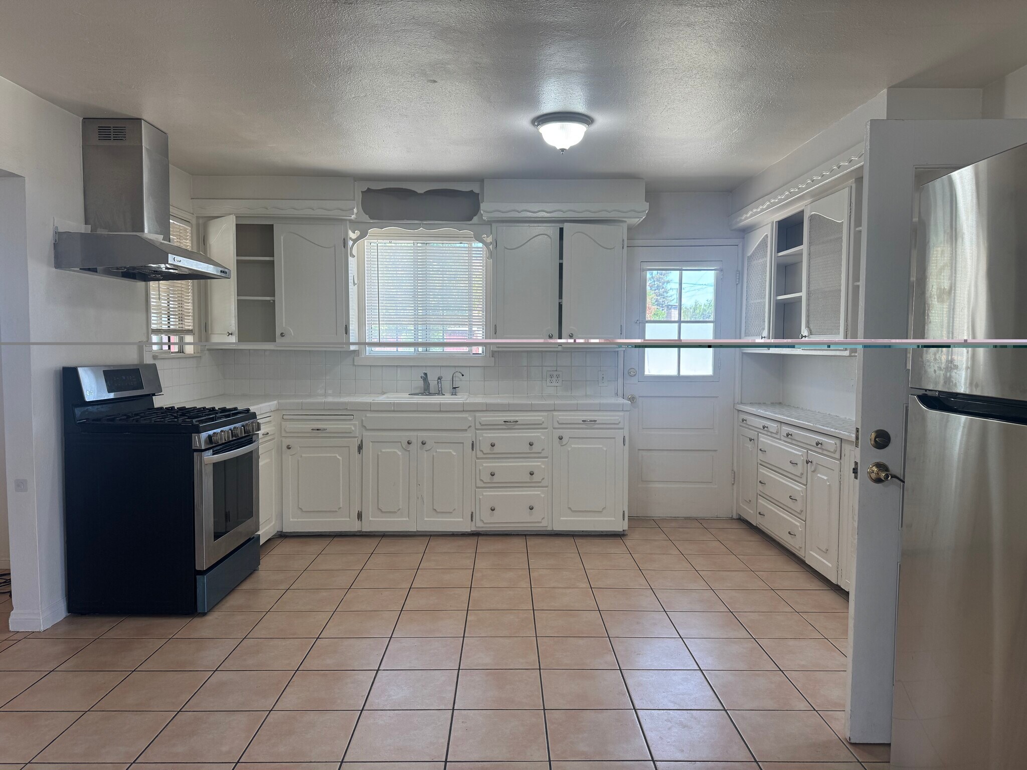 Building Photo - 758 W Longden Ave