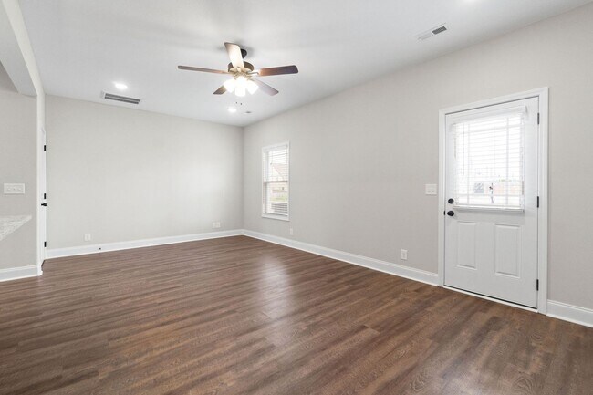 Building Photo - 338 Fallow Cir