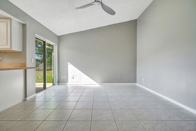 Building Photo - 111 Colyer Dr