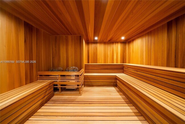 Building Photo - 275 SW 6th St