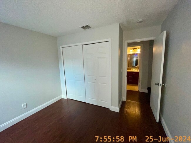 Building Photo - Dockside 2 bed/ 2 bath with Scenic Balcony