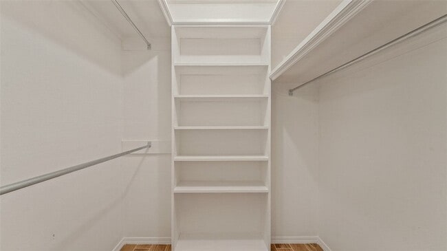 Building Photo - 1707 Phillips Dr
